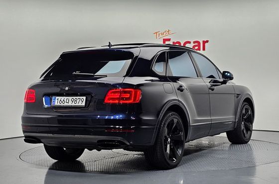 Bentley Bentayga 6.0 W12 — пробег 65 774 км — фото 2 из 5