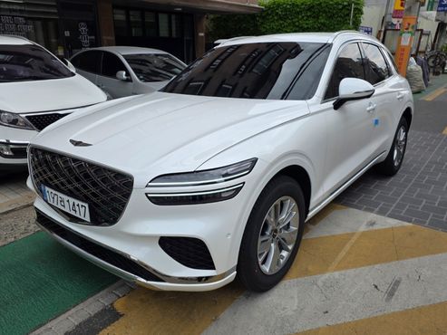 Genesis GV70 2.5T Gasoline 2WD — пробег 650 км — фото 2 из 5