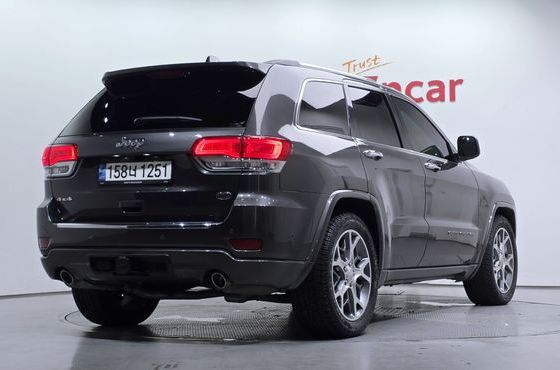 Jeep Cherokee 3.6 Overland WK2 — пробег 60 811 км — фото 2 из 5