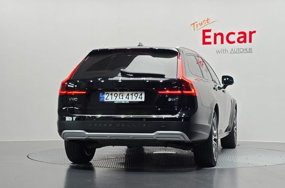 Volvo V90 B5 Ultimate AWD — пробег 35 195 км — фото 4 из 5