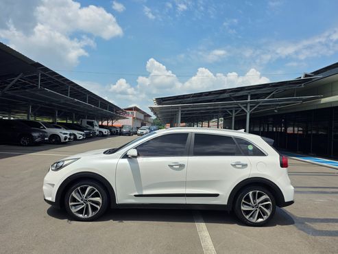 Kia Niro Prestige — пробег 113 000 км — фото 4 из 5
