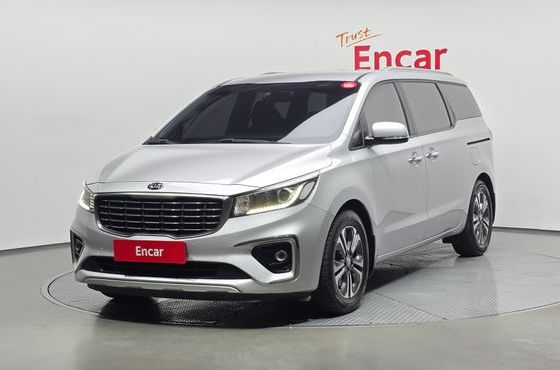 Kia Carnival 9-Seater Luxury — пробег 87 145 км — фото 1 из 5