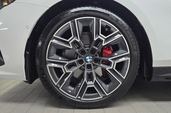 BMW 5-Series 530i xDrive M Sport Pro Special Edition — пробег 5 181 км — фото 5 из 5