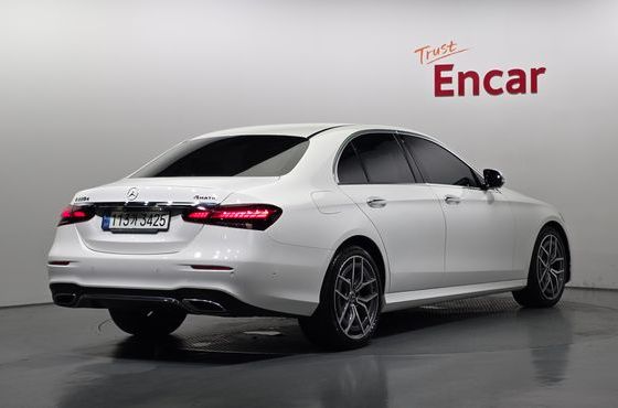 Mercedes-Benz E-Class E220d 4MATIC AMG Line — пробег 26 984 км — фото 2 из 5