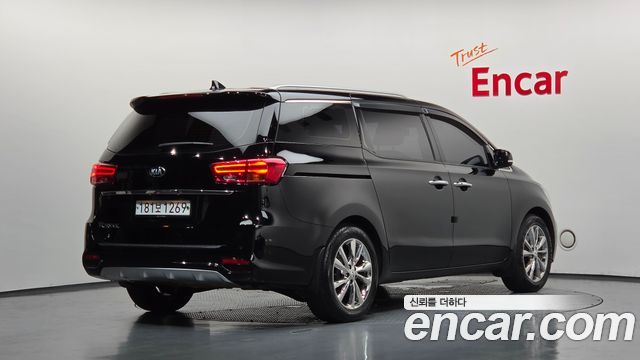 Kia Carnival из Кореи Encar