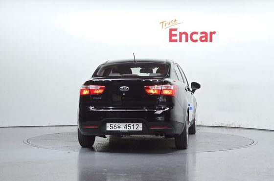 Kia pride 1.6 GDI Sedan Luxury — пробег 133 160 км — фото 4 из 5