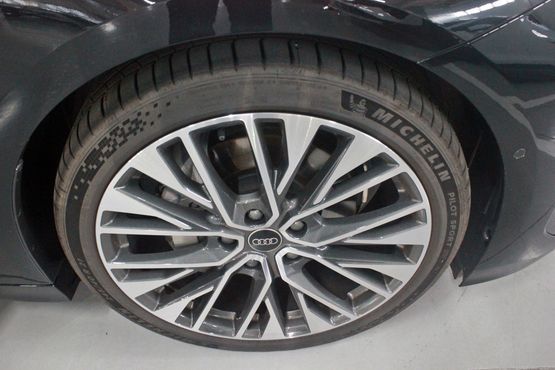 Audi A6 e-Tron Performance Advanced — пробег 5 850 км — фото 5 из 5