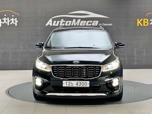 Kia Carnival 9-Seater Prstige — пробег 142 800 км — фото 3 из 5