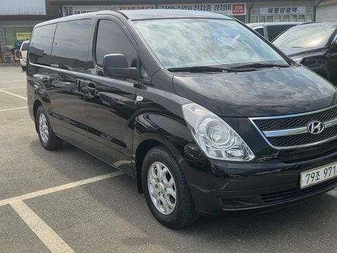 Hyundai Starex 12-Seater Wagon CVX Luxury — пробег 56 983 км — фото 2 из 5