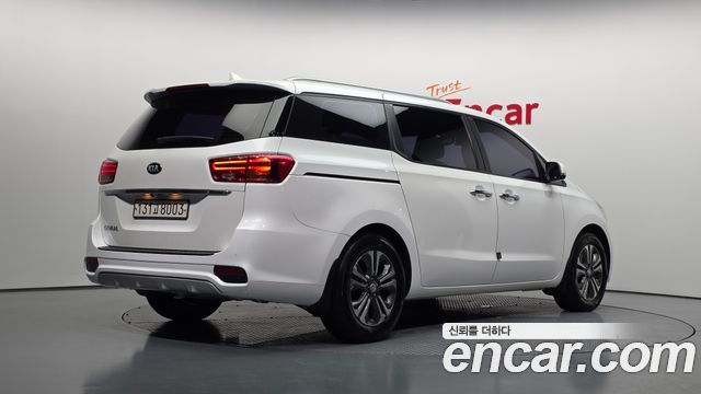 Kia Carnival 9-Seater Luxury — пробег 72 349 км — фото 2 из 5