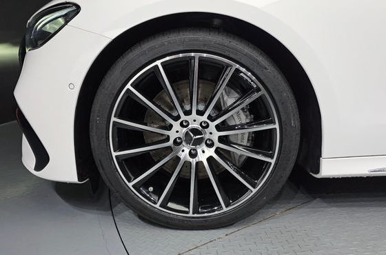 Mercedes-Benz E-Class E200 AMG Line — пробег 700 км — фото 5 из 5