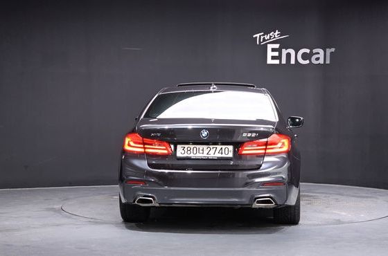 BMW 5-Series 530i xDrive M Sport Package Plus — пробег 46 340 км — фото 4 из 5