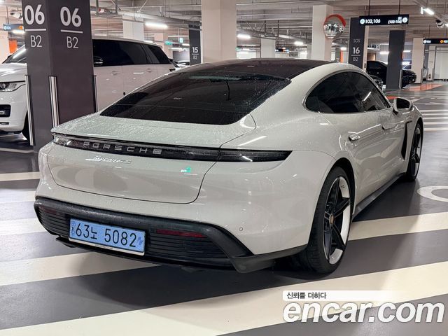Porsche Taycan 4S — пробег 58 000 км — фото 4 из 5