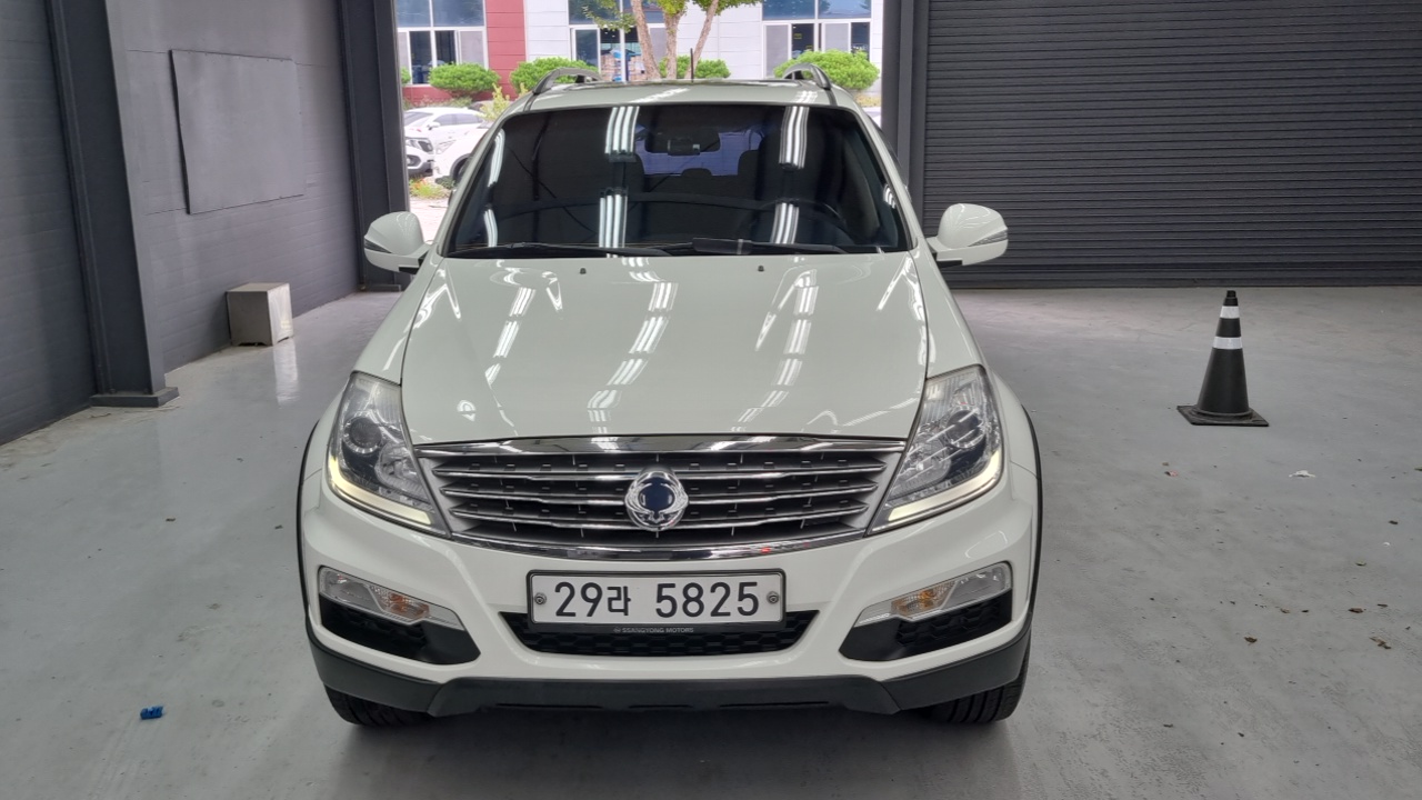 Ssangyong Rexton 2.0 4WD RX7 Prestige — пробег 122 180 км — фото 3 из 5