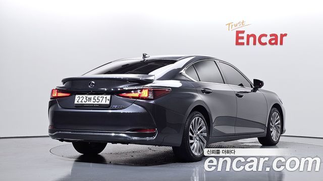 Lexus ES Executive — пробег 63 645 км — фото 2 из 5
