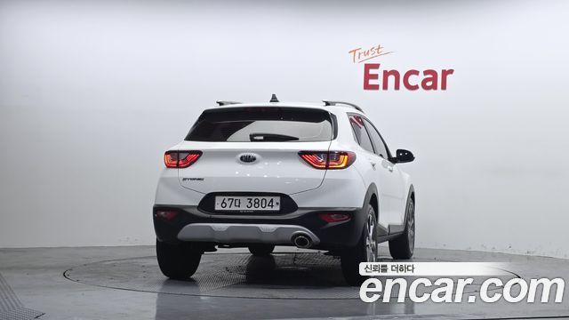 Kia Stonic из Кореи Encar