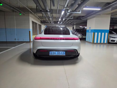 Porsche Taycan 4S — пробег 30 300 км — фото 4 из 5