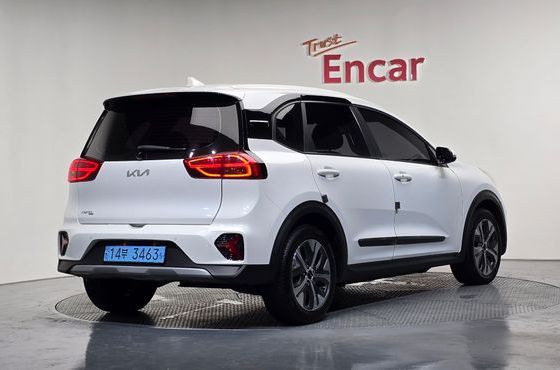 Kia Niro Earth — пробег 136 210 км — фото 2 из 5