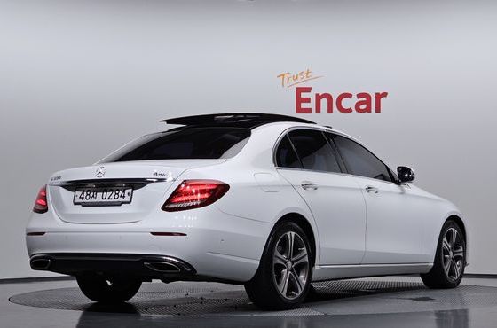 Mercedes-Benz E-Class E300 4MATIC Avnatgarde — пробег 118 293 км — фото 2 из 5