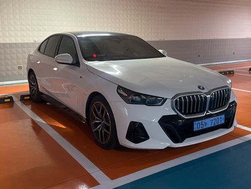 BMW i5 eDrive 40 M Sport — пробег 51 000 км — фото 3 из 5