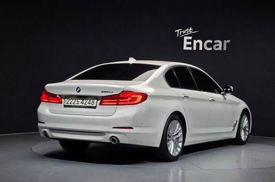 BMW 5-Series 520d Luxury Plus — пробег 99 843 км — фото 2 из 5