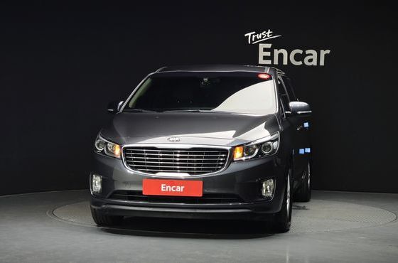 Kia Carnival 11-seater Deluxe — пробег 130 555 км — фото 3 из 5