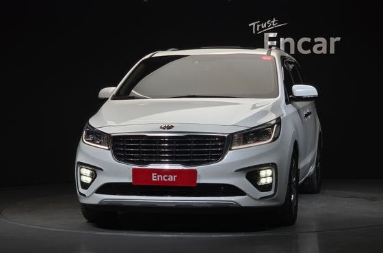 Kia Carnival Gasoline 9-Seater Noblesse Special — пробег 49 992 км — фото 3 из 5