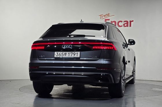 Audi Q8 55 TFSI Quattro Premium — пробег 137 491 км — фото 4 из 5