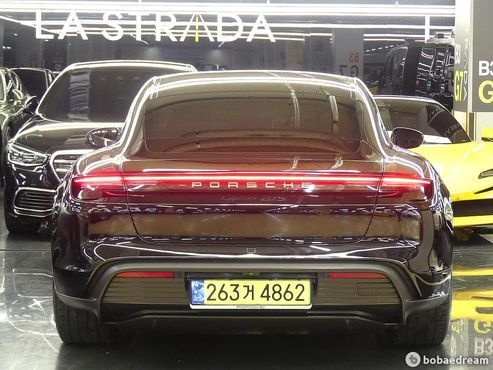 Porsche Taycan Base — пробег 31 275 км — фото 3 из 5