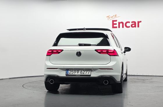 Volkswagen Golf 2.0 GTI — пробег 10 222 км — фото 4 из 5