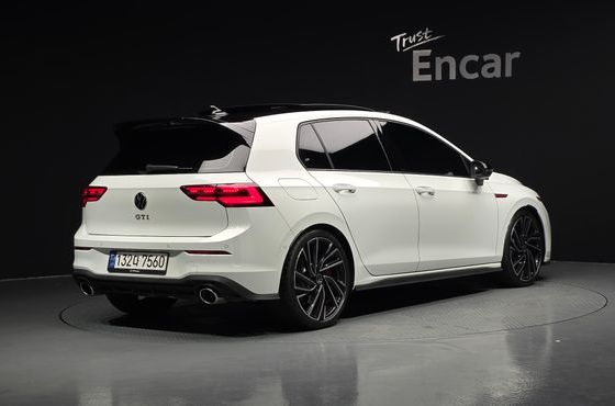 Volkswagen Golf 2.0 GTI — пробег 14 274 км — фото 2 из 5
