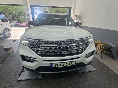 Ford Explorer 2.3 LimIted 4WD — пробег 42 000 км — фото 1 из 5