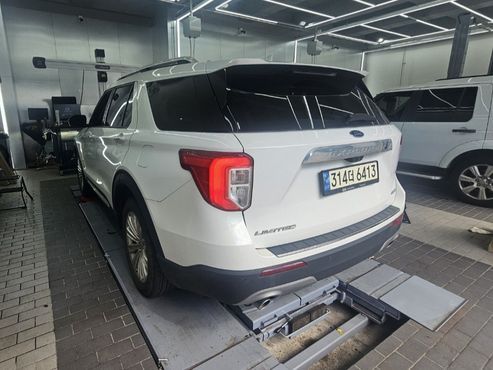 Ford Explorer 2.3 LimIted 4WD — пробег 42 000 км — фото 5 из 5