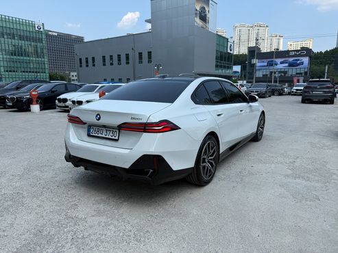 BMW 5-Series 520i M Sport — пробег 1 632 км — фото 3 из 5