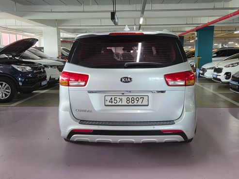 Kia Carnival 9-seater Prestige — пробег 250 000 км — фото 5 из 5