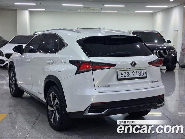 Lexus NX Supreme — пробег 92 810 км — фото 3 из 5