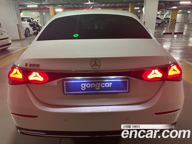 Mercedes-Benz E-Class E200 Avantgarde Limited — пробег 27 200 км — фото 4 из 5