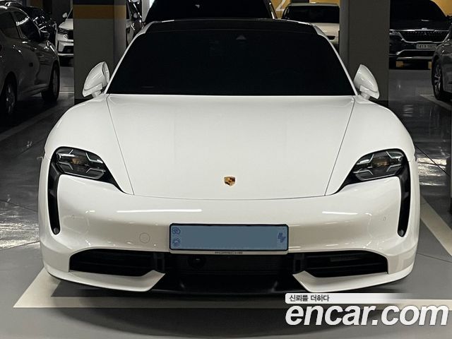 Porsche Taycan Turbo — пробег 47 000 км — фото 1 из 5