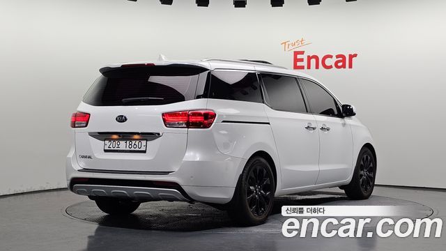 Kia Carnival из Кореи Encar