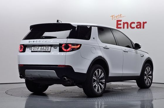 Land Rover Discovery Sport 2.0 TD4 HSE Luxury — пробег 50 225 км — фото 2 из 5