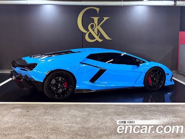 Lamborghini Revuelto 6.5 V12 — пробег 1 400 км — фото 4 из 5