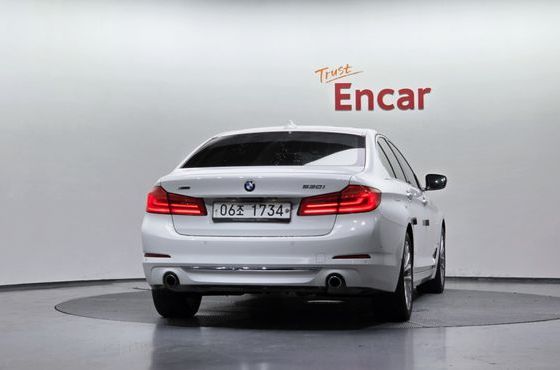 BMW 5-Series 530i xDrive Luxury Plus — пробег 121 770 км — фото 4 из 5