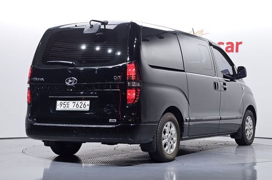 Hyundai Starex 5-Seater VAN CVX Premium — пробег 216 204 км — фото 2 из 5