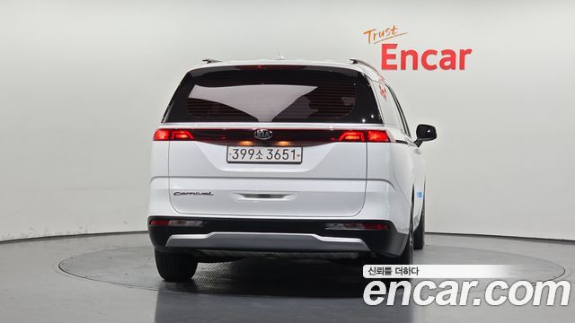 Kia Carnival из Кореи Encar
