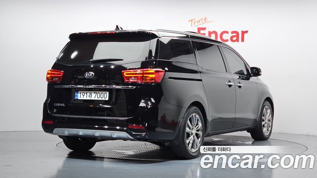 Kia Carnival из Кореи Encar