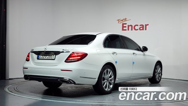 Mercedes-Benz E-Class из Кореи Encar