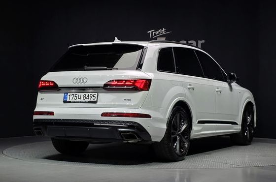 Audi Q7 50 TDI Quattro Premium — пробег 17 023 км — фото 2 из 5