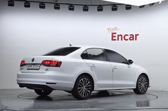 Volkswagen Jetta 2.0 TDI BlueMotion 6th — пробег 136 646 км — фото 2 из 5