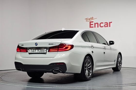 BMW 5-Series 520d xDrive M Sport Package Plus — пробег 176 659 км — фото 2 из 5