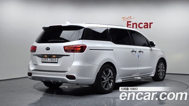 Kia Carnival из Кореи Encar
